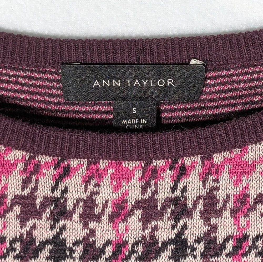 Ann Taylor Pink Burgundy Houndstooth Sweater S - Picture 2 of 4